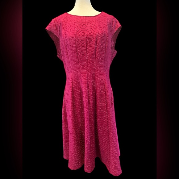 ELLE -Pink-Fuchsia Embroiled Geometric Pattern Stretchy Dress - Picture 1 of 6
